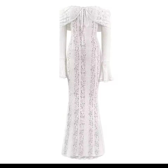 Black Off-Shoulder Lace Gown - Picture 4 of 4